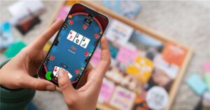 The Impact of Mobile Apps on Traditional Gaming 1 The Impact of Mobile Apps on Traditional Gaming